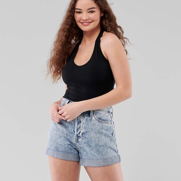 Must-Have Halter Top - Picture 3 of 4